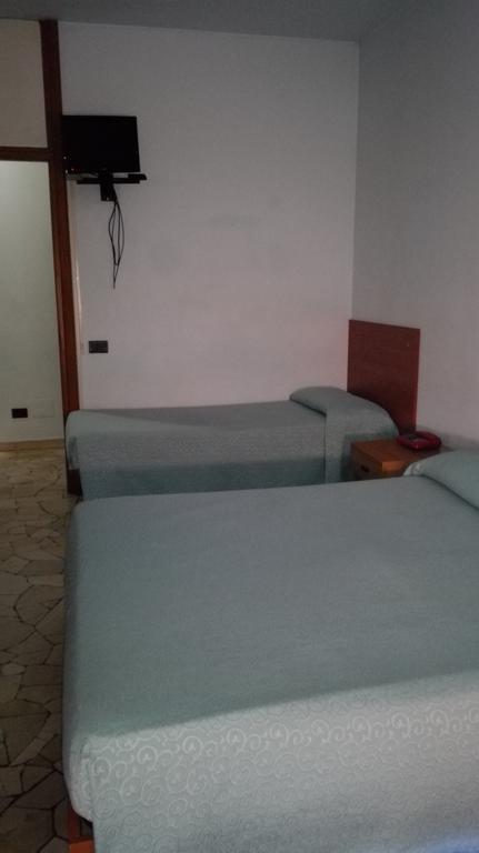 Hotel Mira Варезе Номер фото