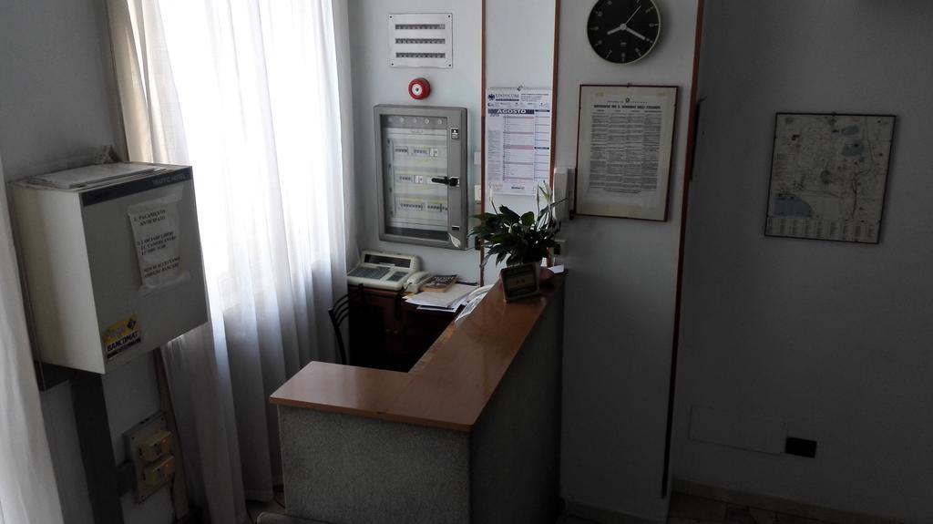 Hotel Mira Варезе Экстерьер фото