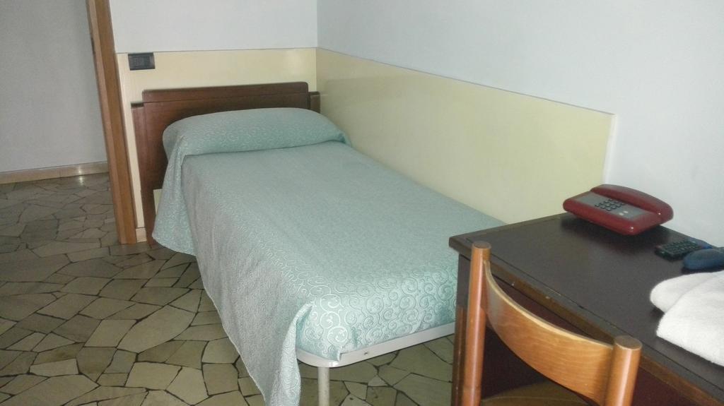 Hotel Mira Варезе Номер фото
