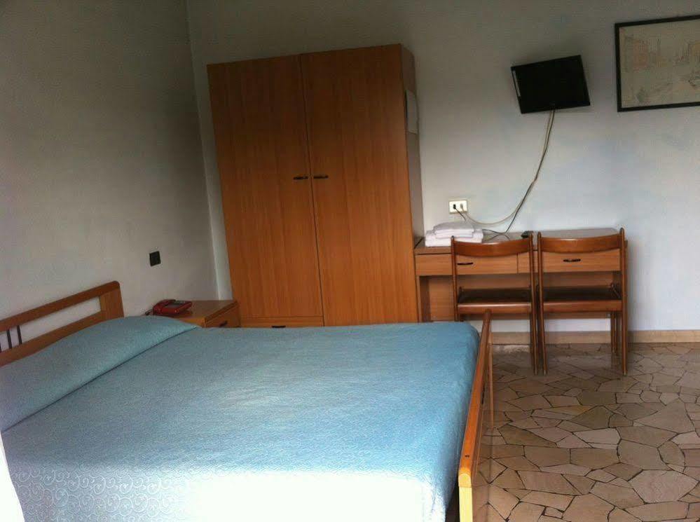Hotel Mira Варезе Экстерьер фото